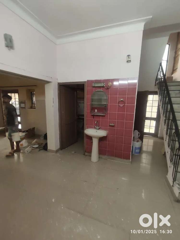 2 BHK G FLOOR WITH CAR PARKING & NEW MODULAR KITCHEN FOR FAMILY
