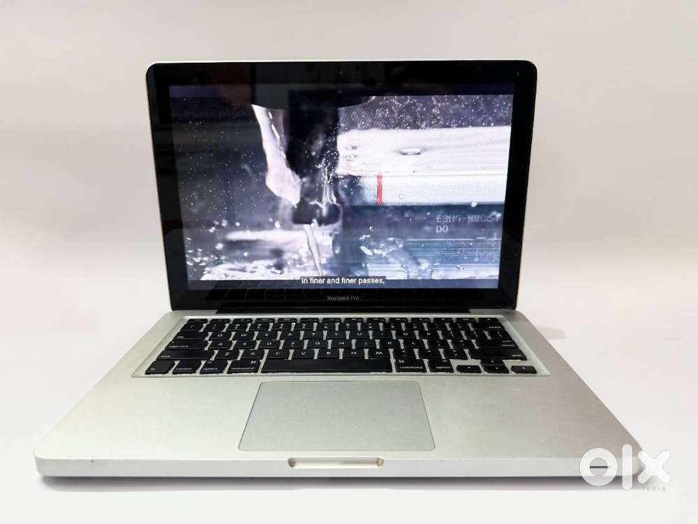Apple MacBook Pro MD101 – Sleek, Powerful & Ready to Use!  GREAT DEAL
