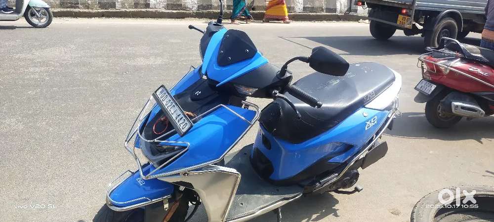 Hero xoom lx scooty