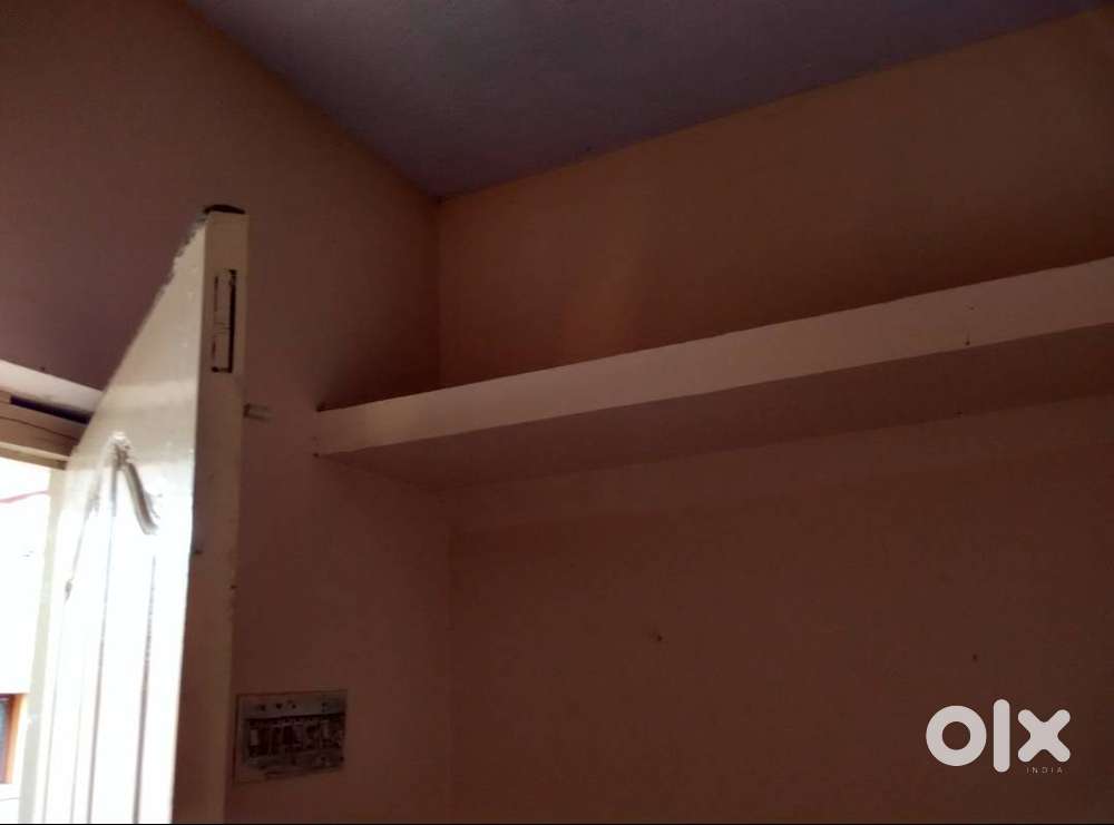 Single room available for rent