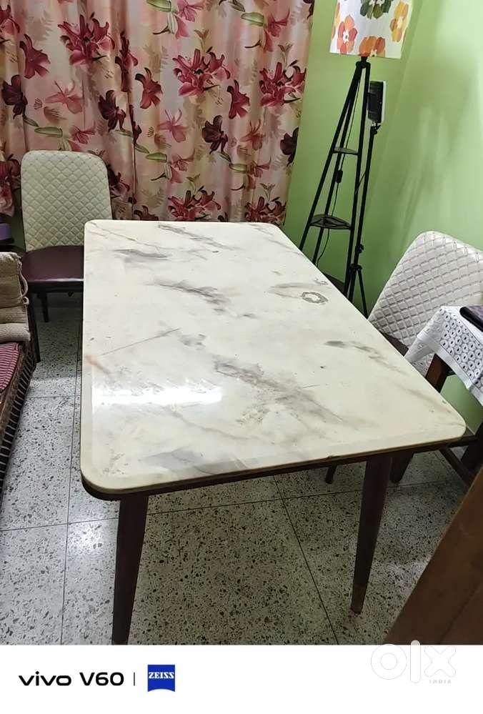 Marble Dinning Table is for sale