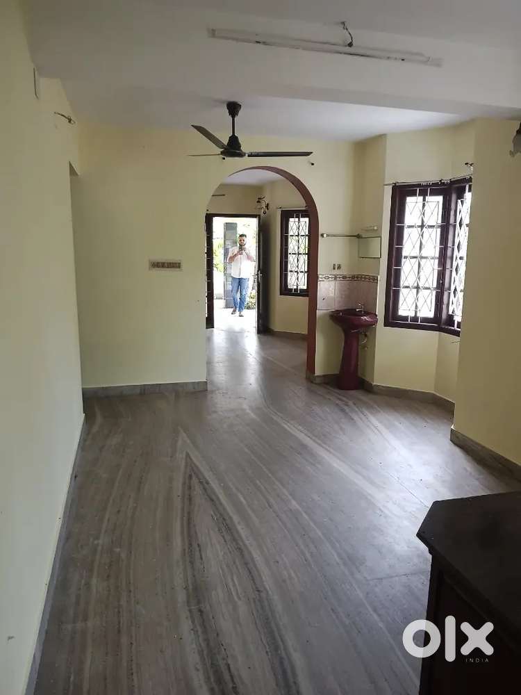 2bhk 1floor Apartment at Decathlon vyttla 13000rs family