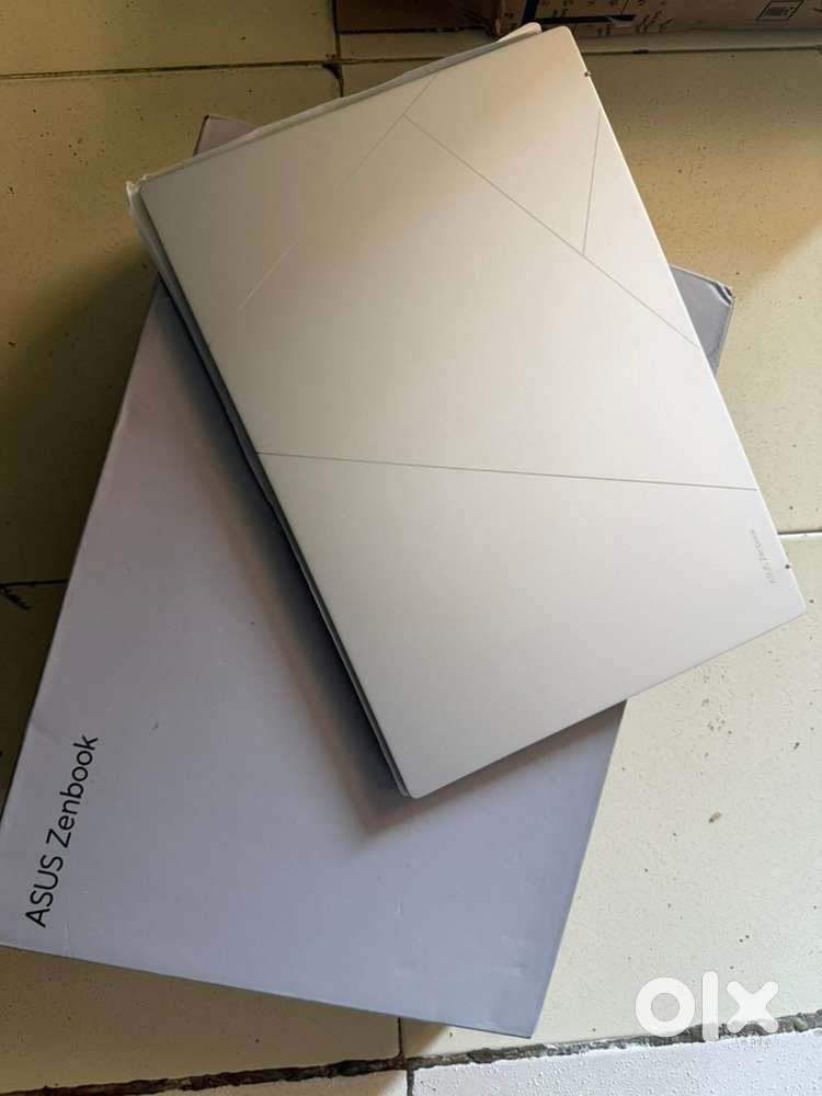 Asus zenbook 17 Core Ultra 7 (Series 2), 32Gb/1Tb