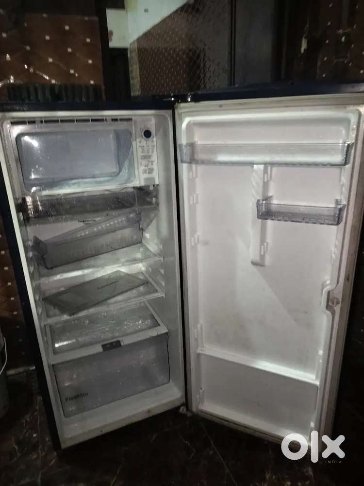 Voltas refrigerator 200l good condition