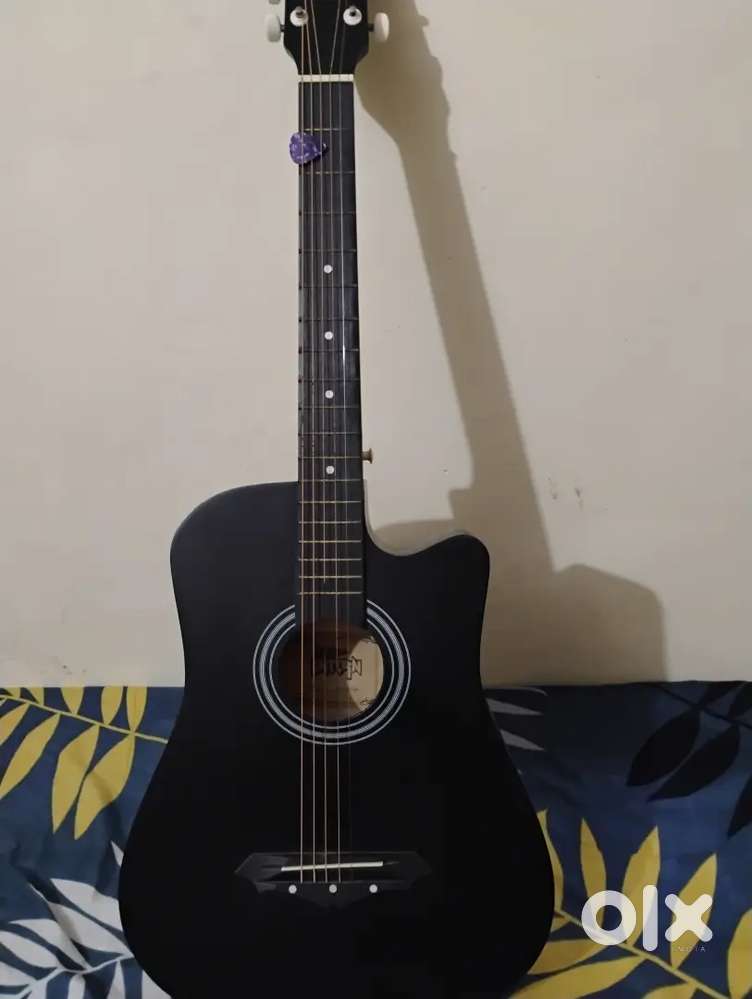Intern guitar