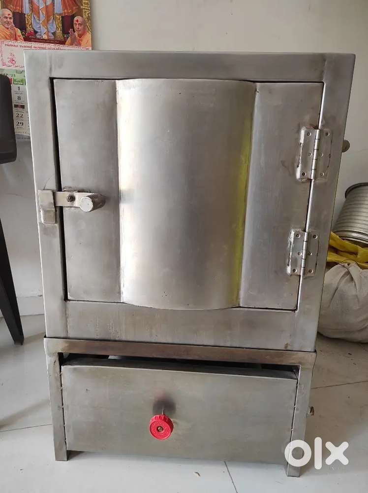 Dhokla Steamer Machine - 6 Trays, Gas Operated - Good Condition