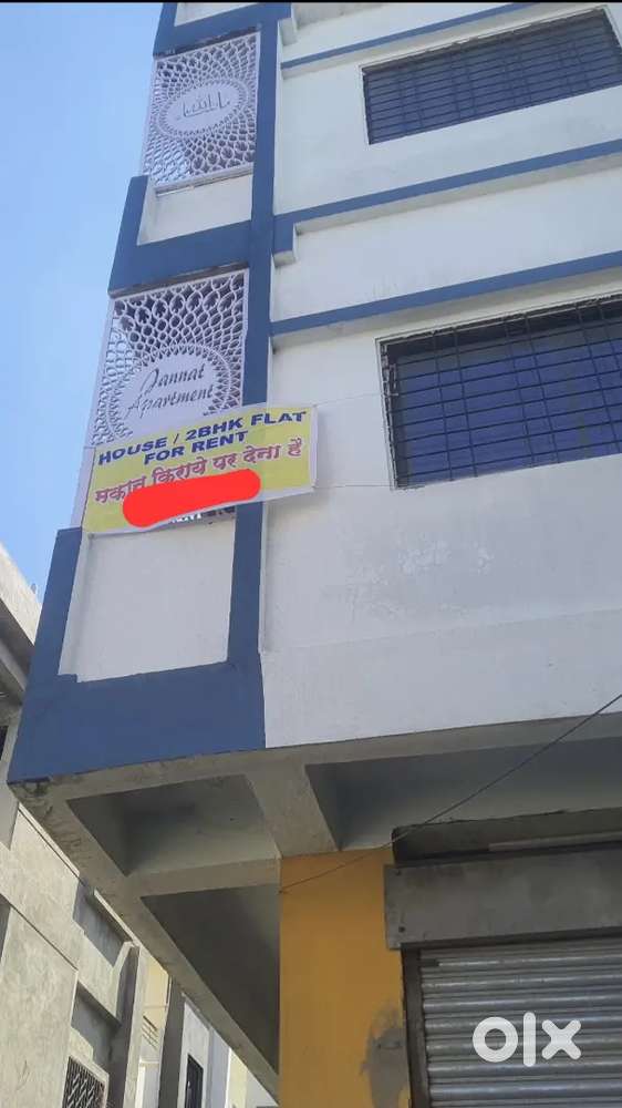 2nd floor pr. 2BHK ke 2 flats hai