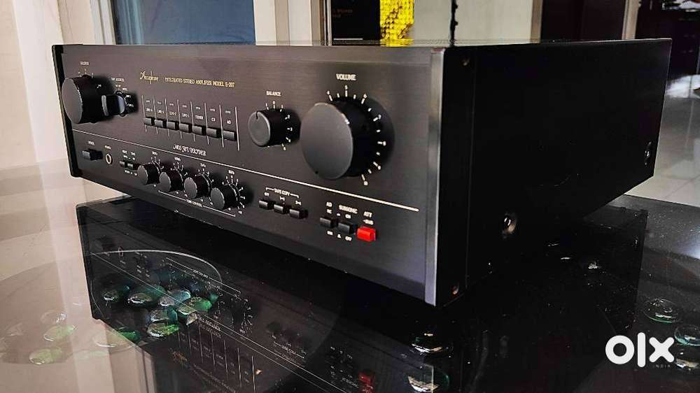 Accuphase E207 Integrated Amplifier