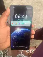 8 128gb ram good condision