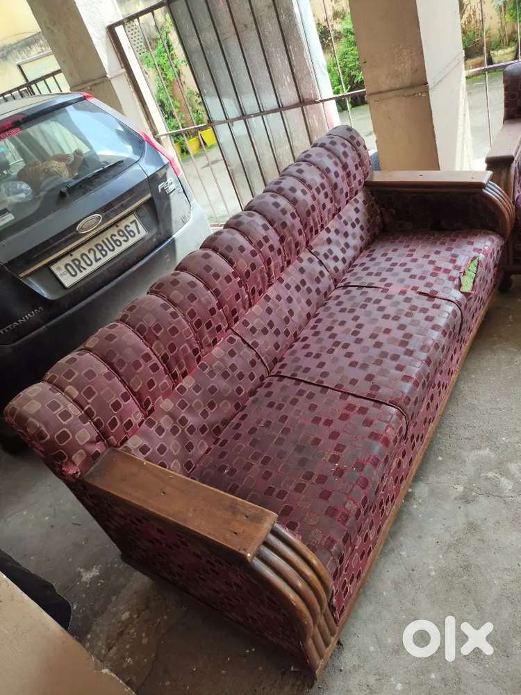 Sturdy 5 Seater Sofa Set with Solid Wood Frame