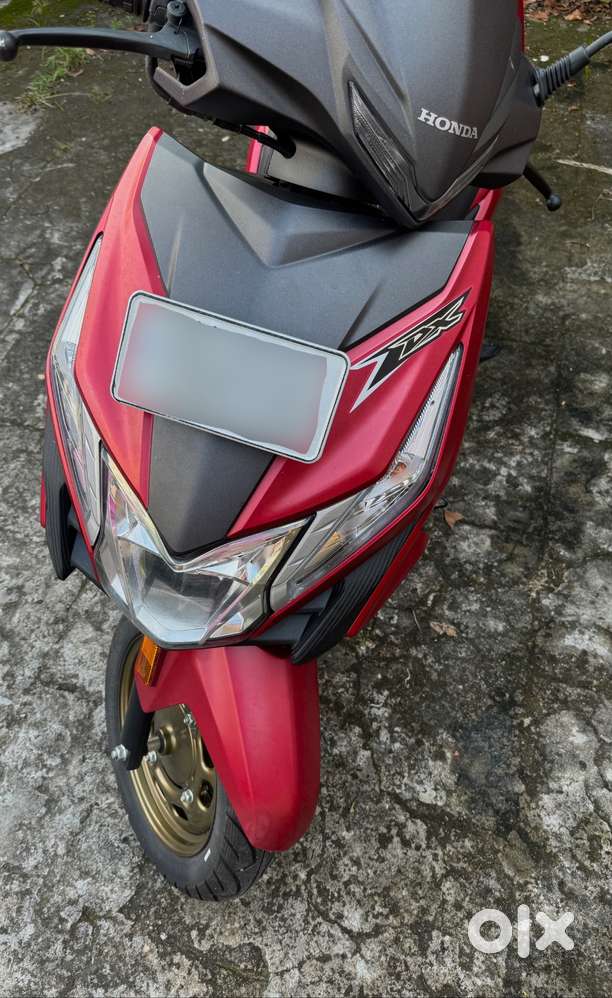 Honda Dio Deluxe (2022)