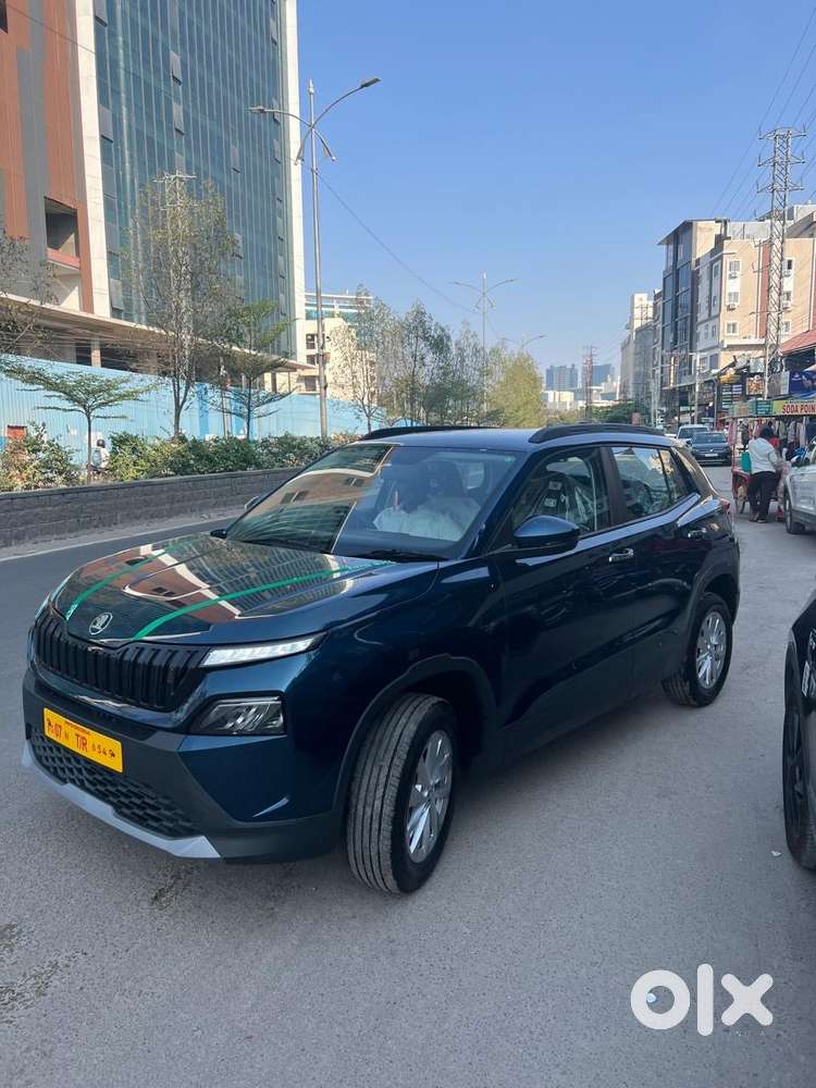 Skoda Kylaq signature plus 2025  4000 Km Driven petrol