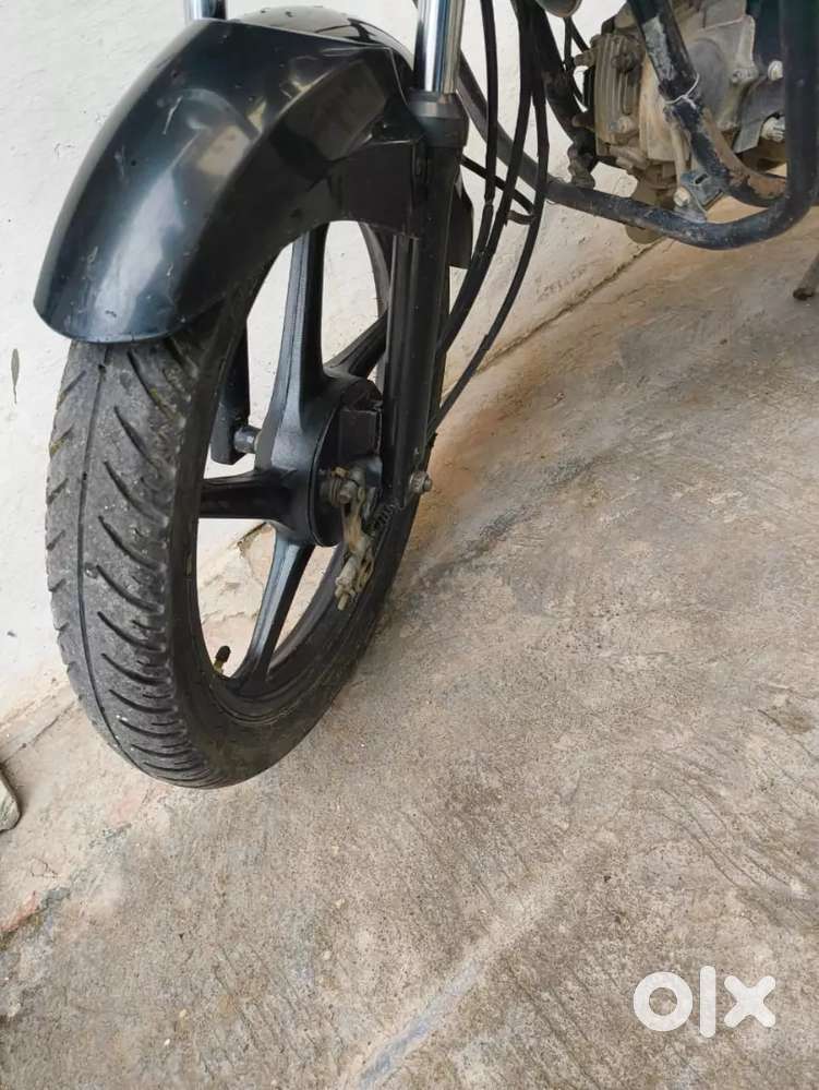 Achi gadi he avrange acha degi