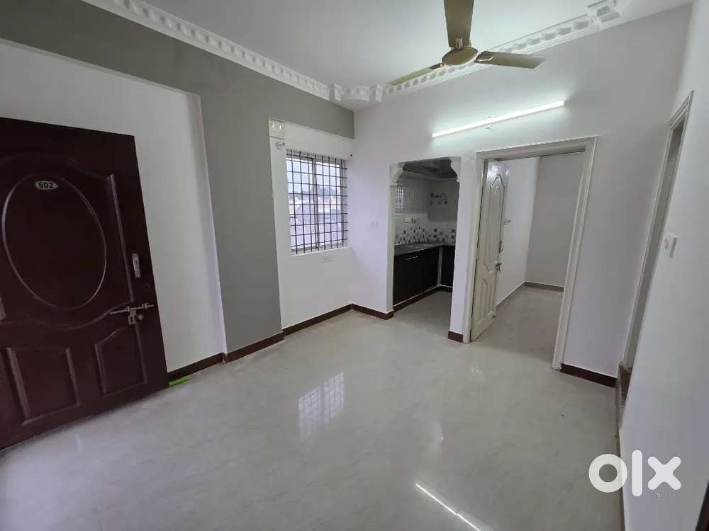1BHK in 6th floor apartment flat near Kalyani Magnum jp nagar