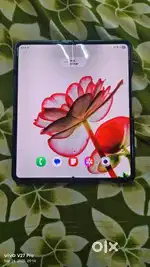 Samsung fold Z4 with box cable