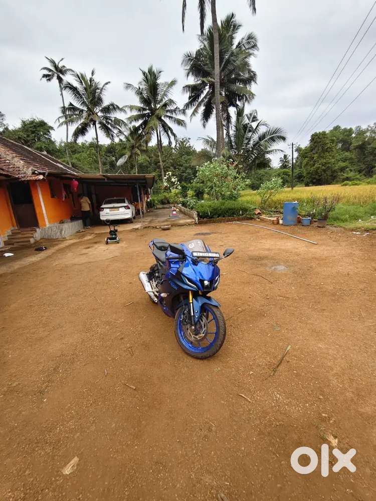 R15V4 in showroom condition