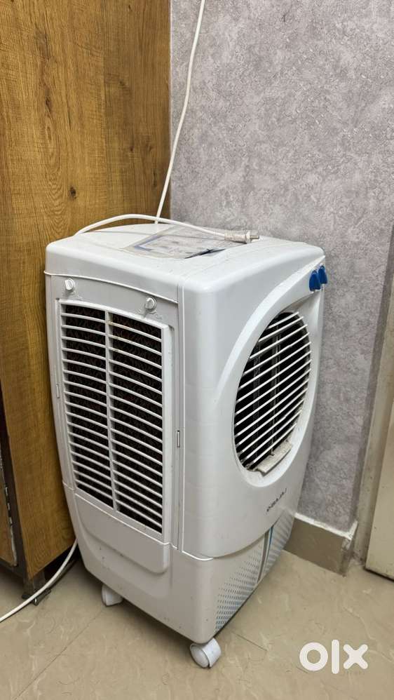 Bajaj cooler