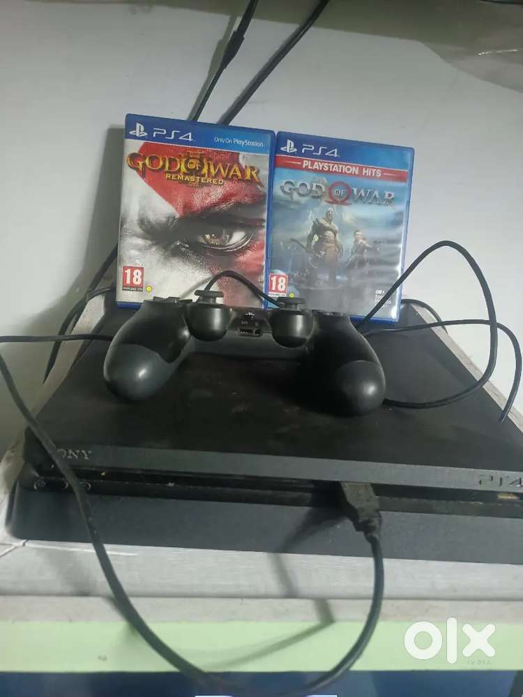 PlayStation 4 with 2 exclusive games