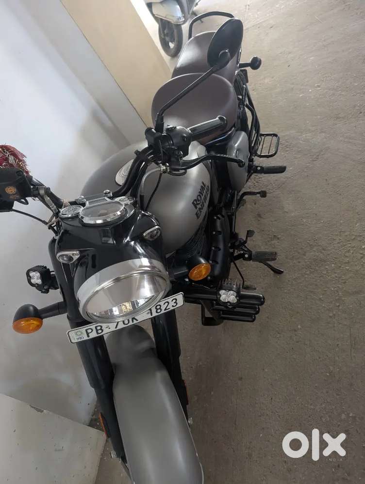 Royal Enfield Classic350 Petrol 1st Owner Showroom condition for sale