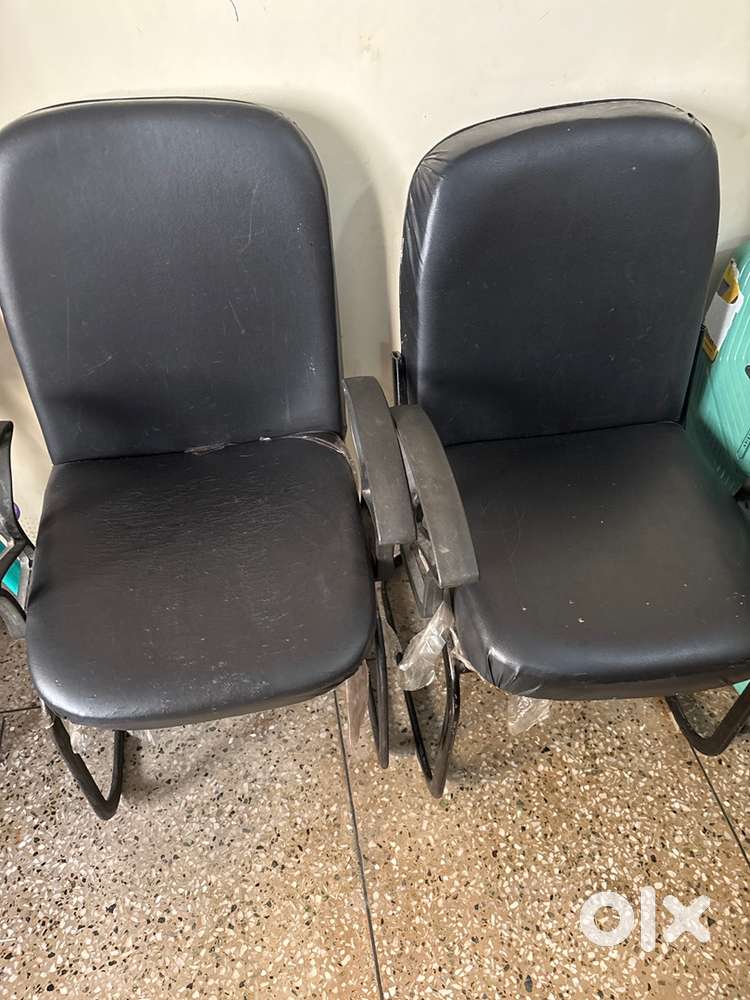 Black Office/Visitor Chairs – Good Condition (2 pcs)
