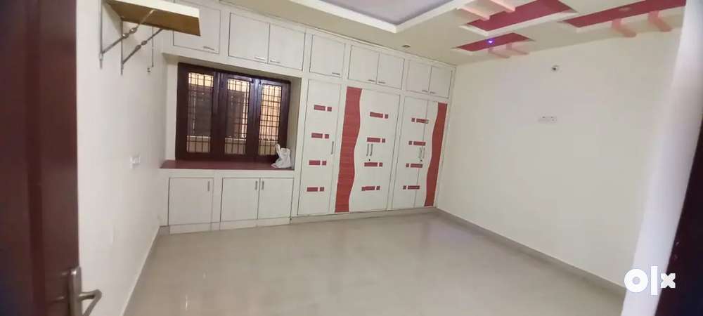 East facing 3 BHK individual house on second floor available for rent