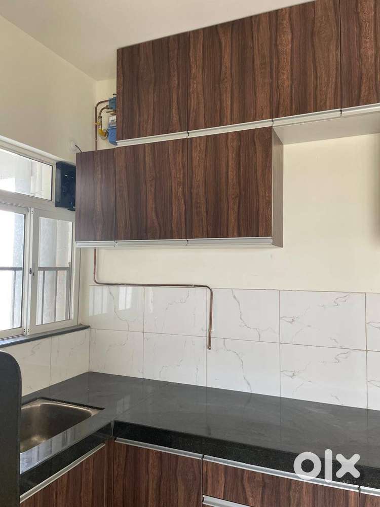 WAKAD LOCATION FLAT BEST AREA AT VERY CHEAP PRICE READY TO MOVE