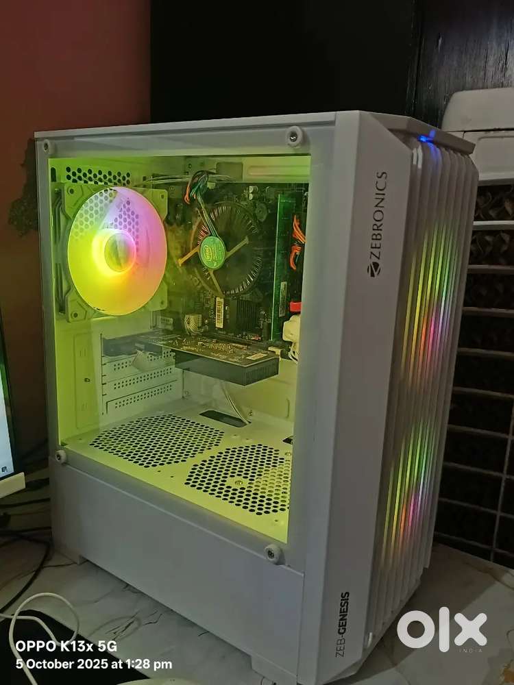 CPU 8GB SSD 256 GPU 4GB DDR3