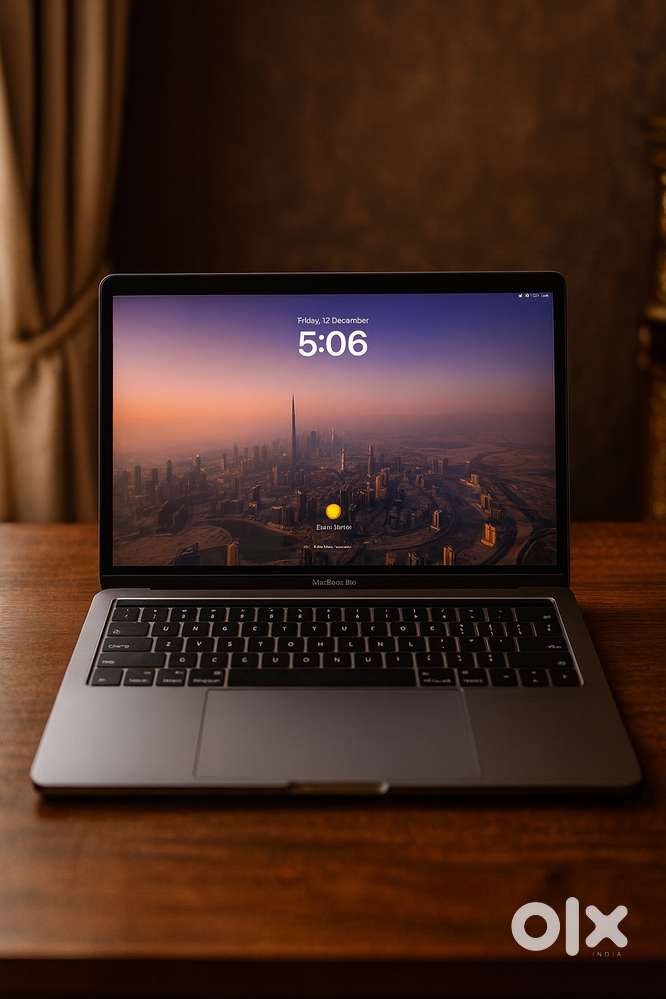 Macbook pro 2022 16gb, M2