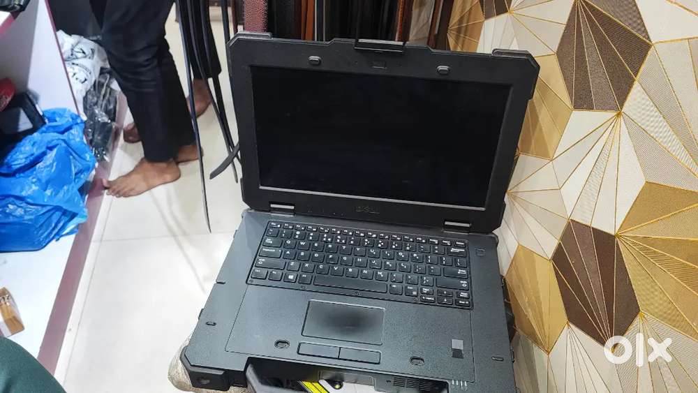 Dell latitude 14 rugged extreme 7404 laptop