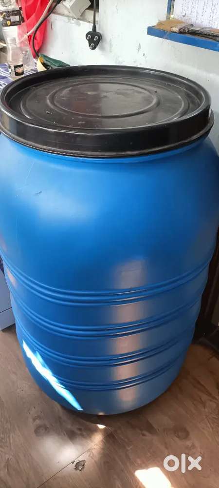 Storage plastic tank