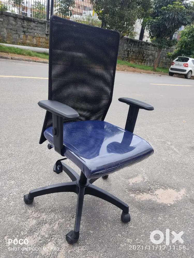 Rotating office chair at factory price