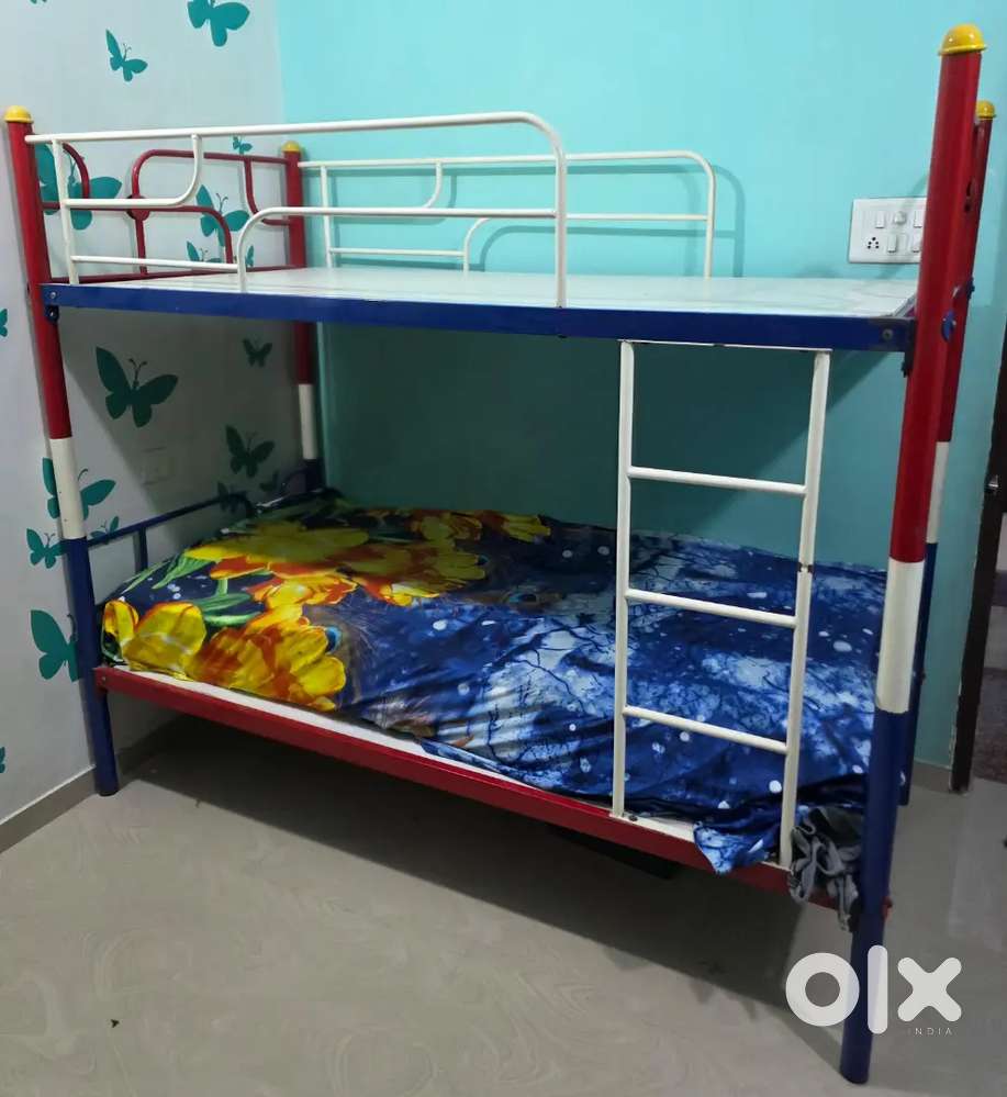 a double bed up n down