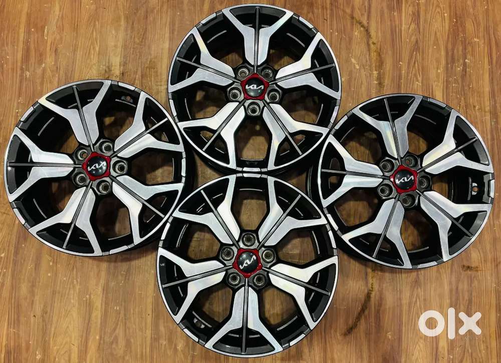 17inch oem Kia seltos gt line diamond  cut set of 4 alloys