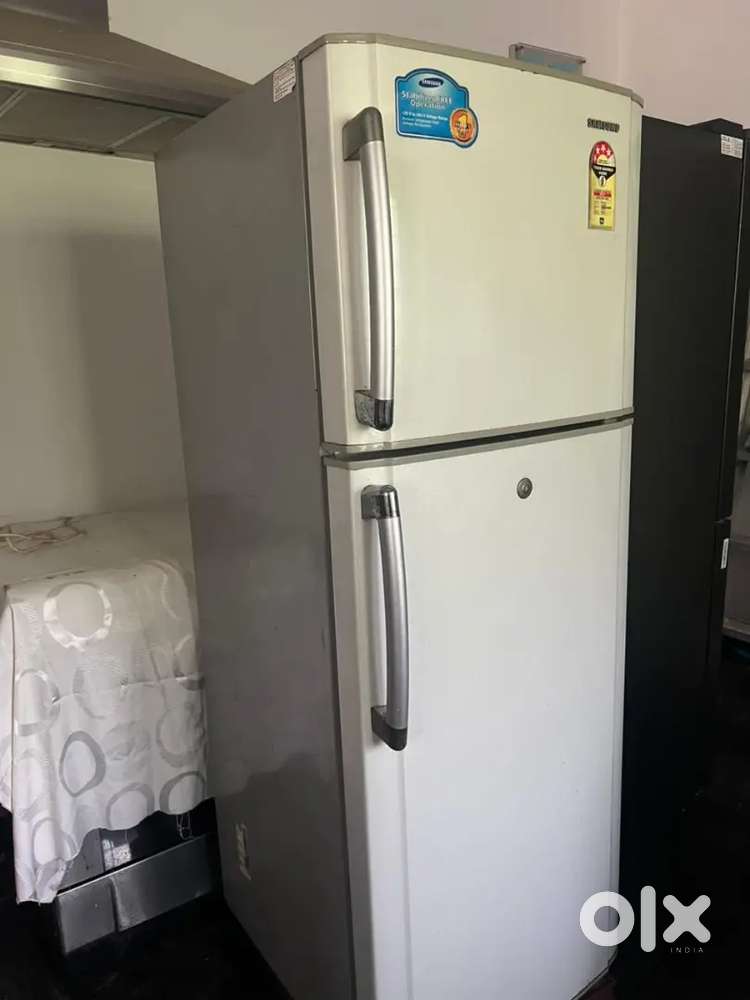 Samsung Refrigerator r28