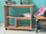 Computer table