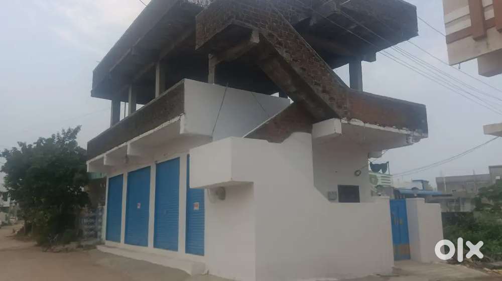 Indivisual home and shops for rent