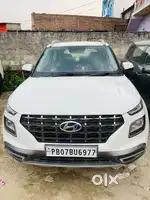Hyundai Venue 2019 Petrol 98000 Km Driven