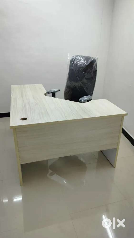 OFFICE TABLES L SHAPE CORNER