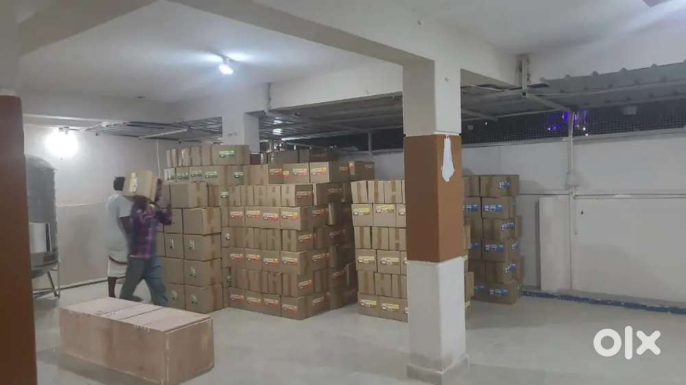 Rent godown plece and office
