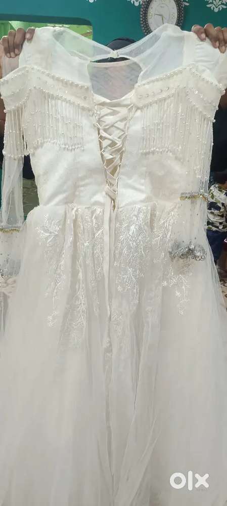 Cinderella white frock shaadi function ke liye best Rahegi