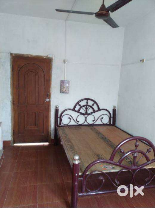 One Big Room For Single Working Men/ Women In Peaceful Location