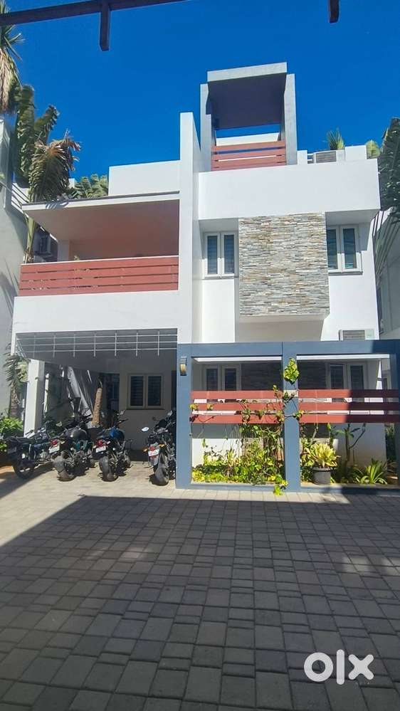 New PG In Luxurious Villa Gated Community Karapakkam On the Main Road