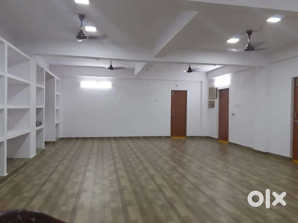 COMMERCIAL SPACE FOR RENT