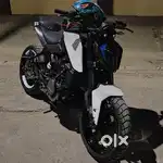 Bs3 duke 390 custom with two touring boxes