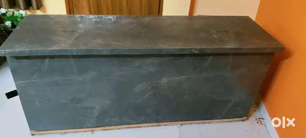 A counter table