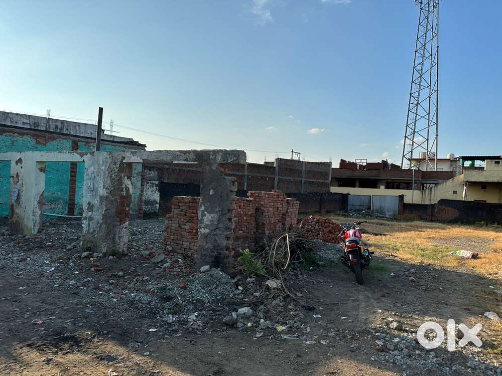 800 guz plot on road BILASPUR GATE near nankar bagi mode