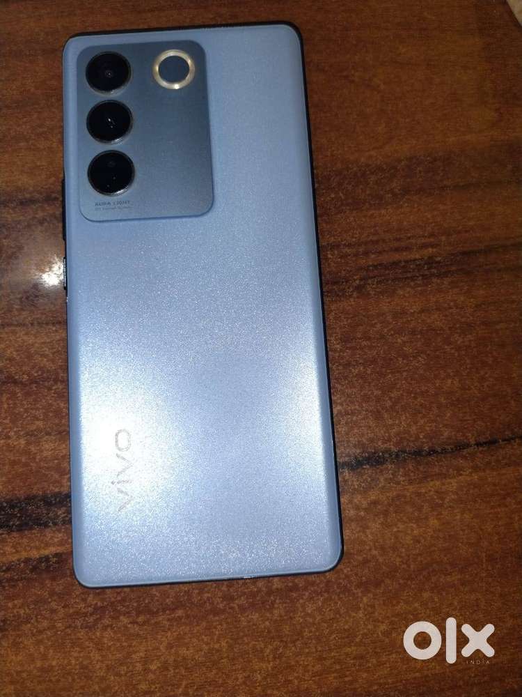 Vivo V27..