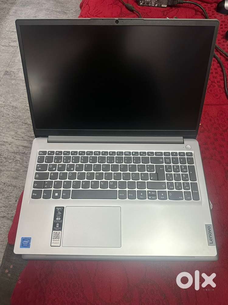Lenovo IdeaPad 1i  15.6 4 GB RAM, 128 GB eMMC