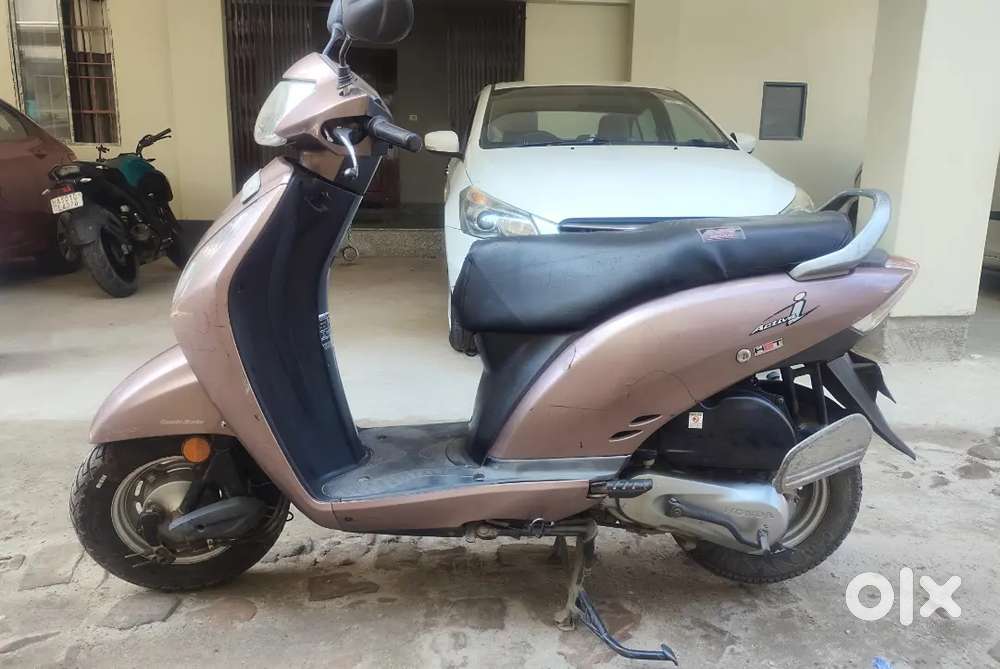 Honda Activa i scooty is in Top model is on showroom condition