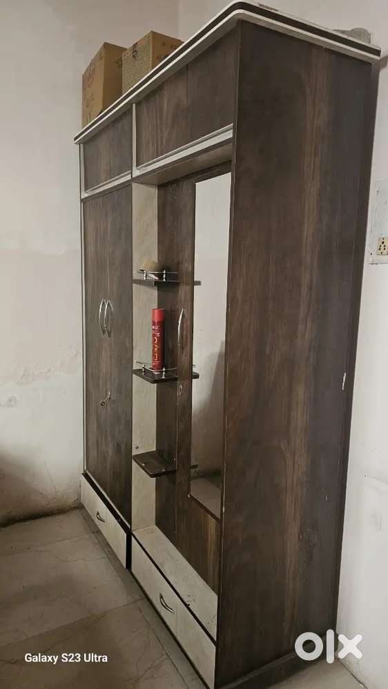 Bed nd wardrobes